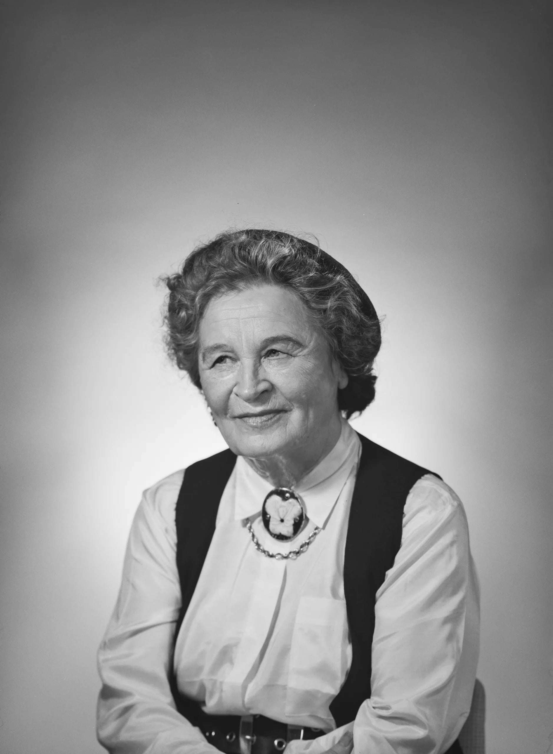 Portrait of Elvi Saarnio (1919–2002) – memorial page