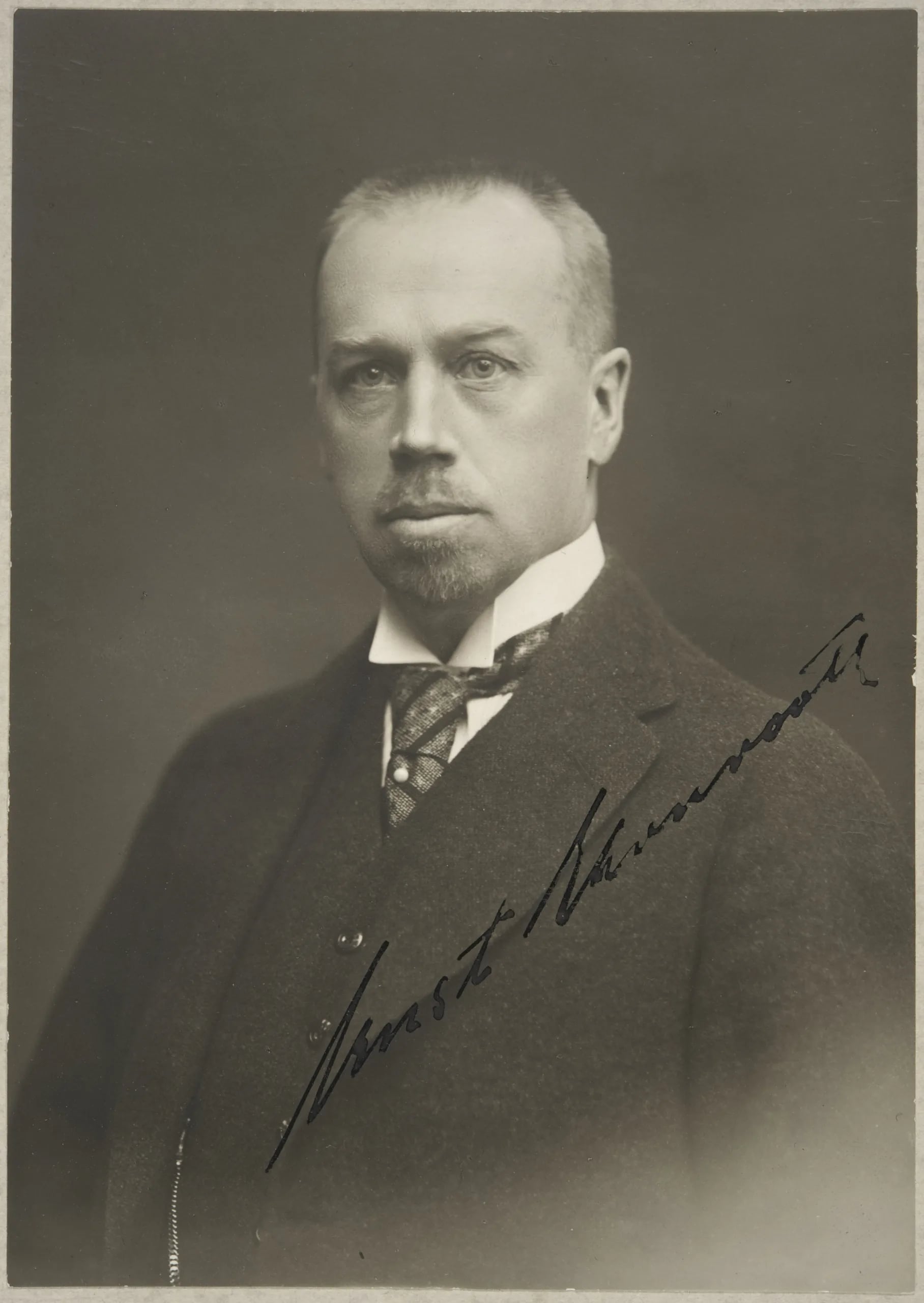 Porträt von Ernst Ehrnrooth (1871–1950) – Gedenkseite