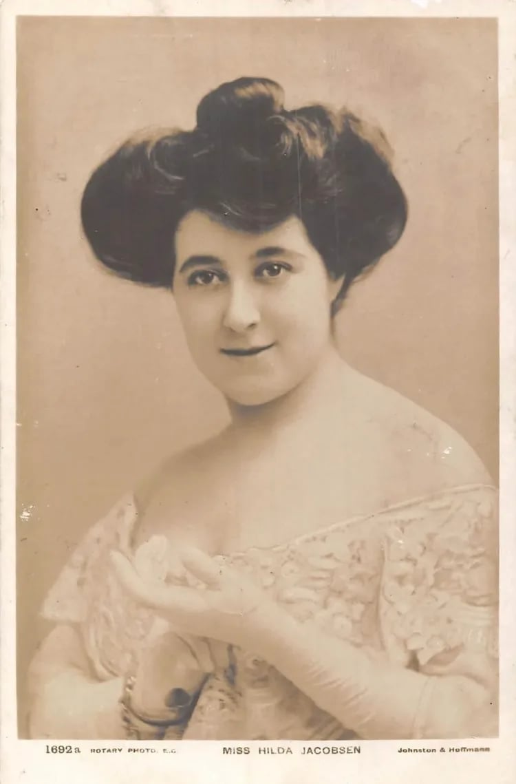 Portrait of Hilda Jacobson (1879–1954) – memorial page