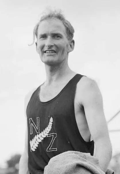 Portrait of Harold Nelson (1923–2011) – memorial page