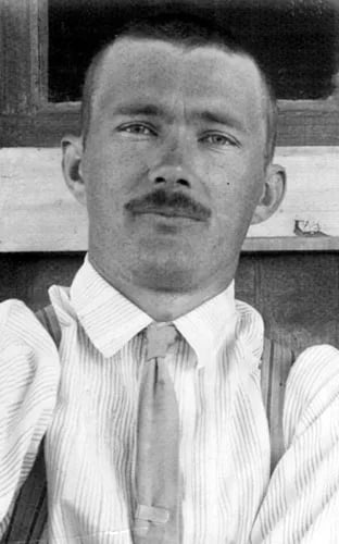 Portrait of Ivar Lassy (1889–1938) – memorial page