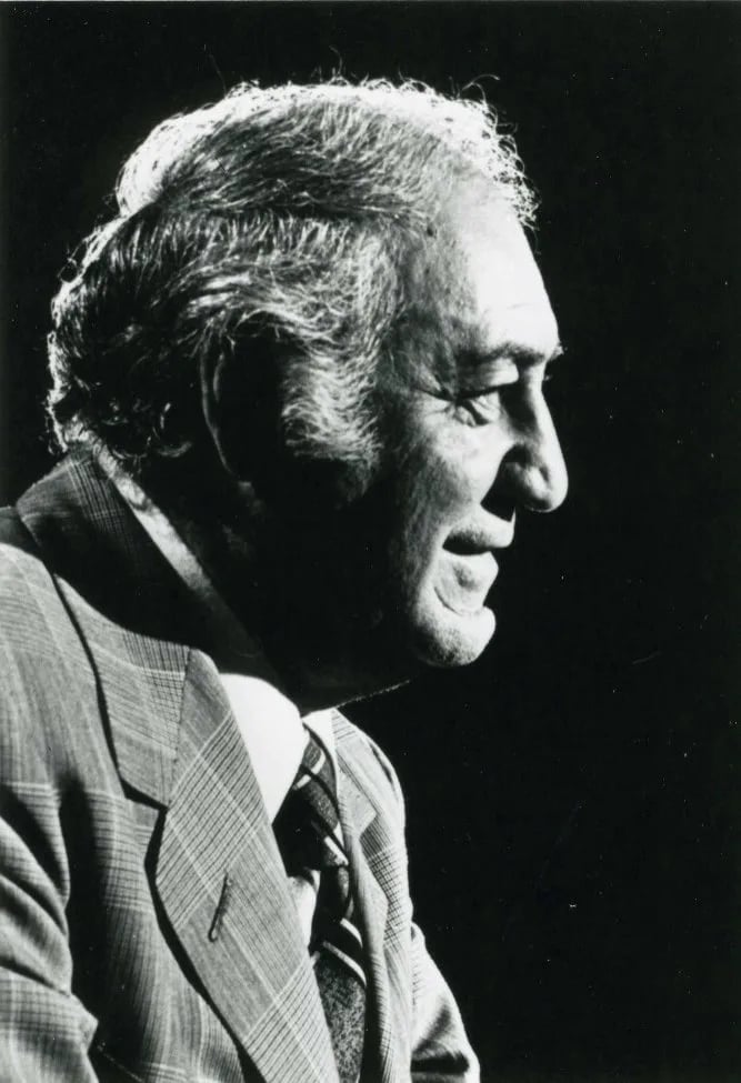 Porträt von Demos Shakarian (1913–1993) – Gedenkseite