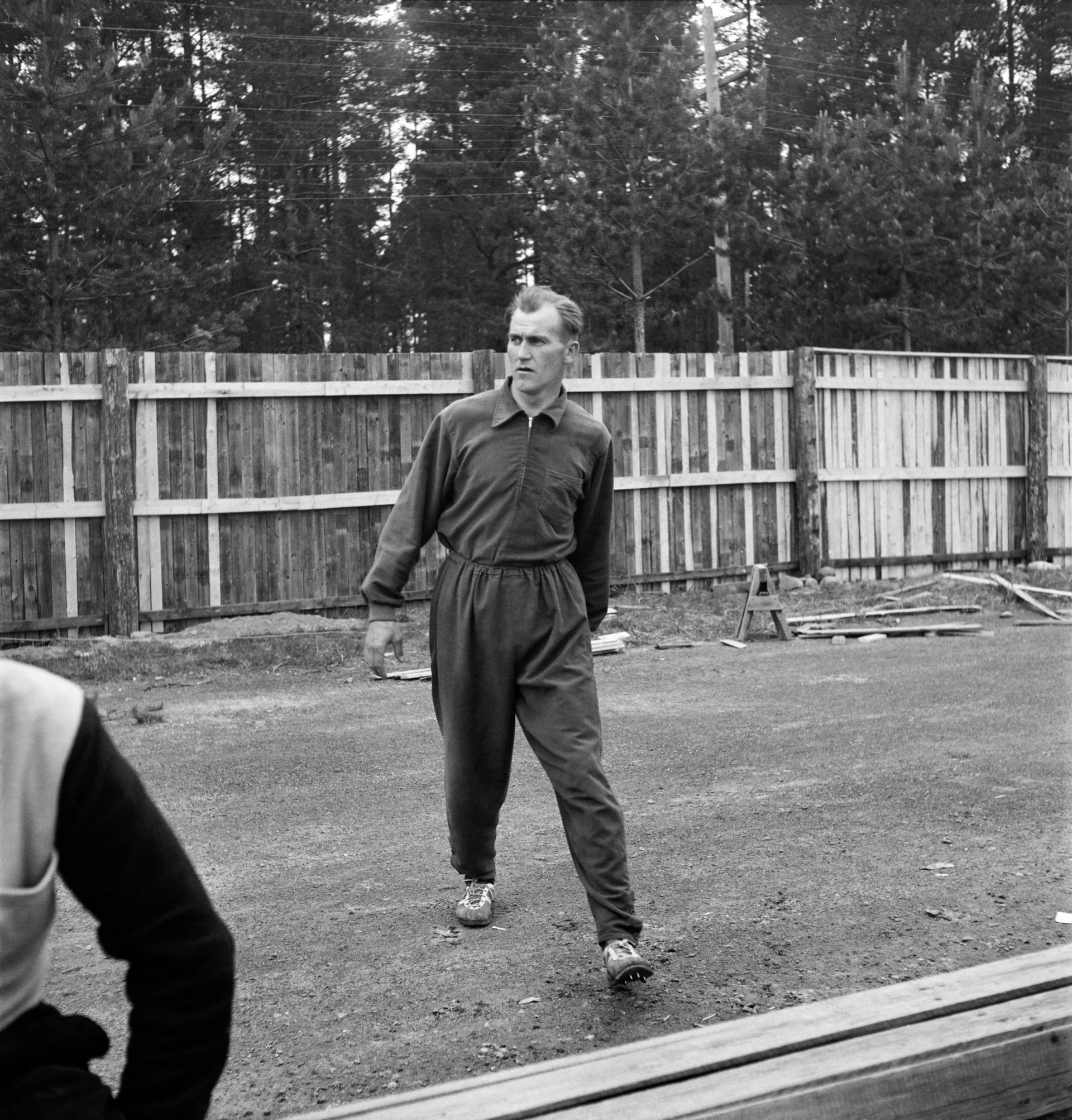 Porträt von Jorma Valtonen (1923–2001) – Gedenkseite
