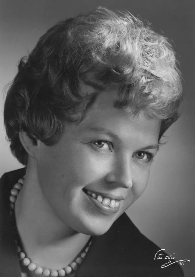 Porträt von Kaija Aarikka (1929–2014) – Gedenkseite