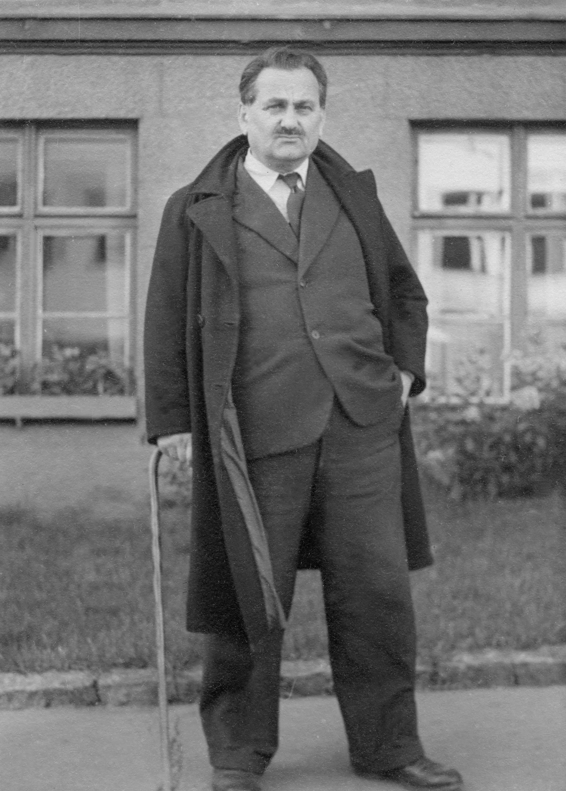 Portrait of L. A. Salava (1894–1955) – memorial page