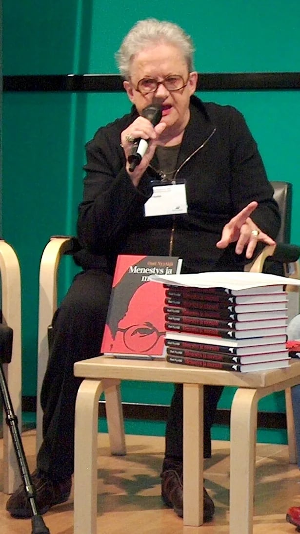 Porträt von Outi Nyytäjä (1935–2017) – Gedenkseite