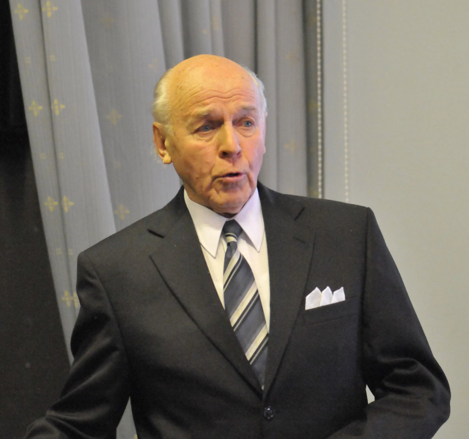 Porträt von Pentti Perksalo (1929–2016) – Gedenkseite