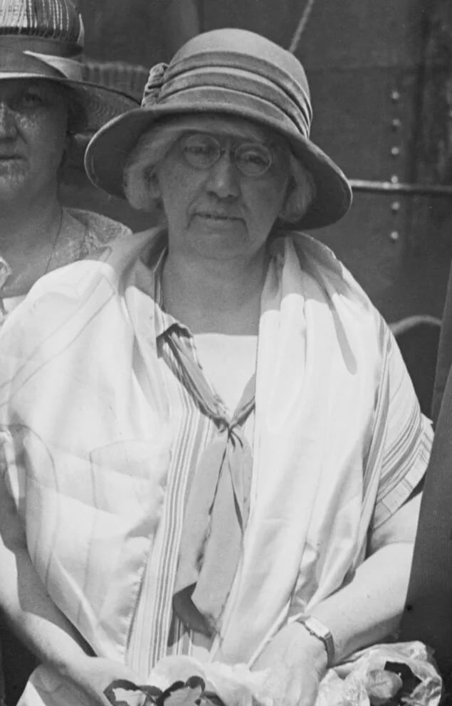 Portrait of Olive Mary Jones (1871–1953) – memorial page