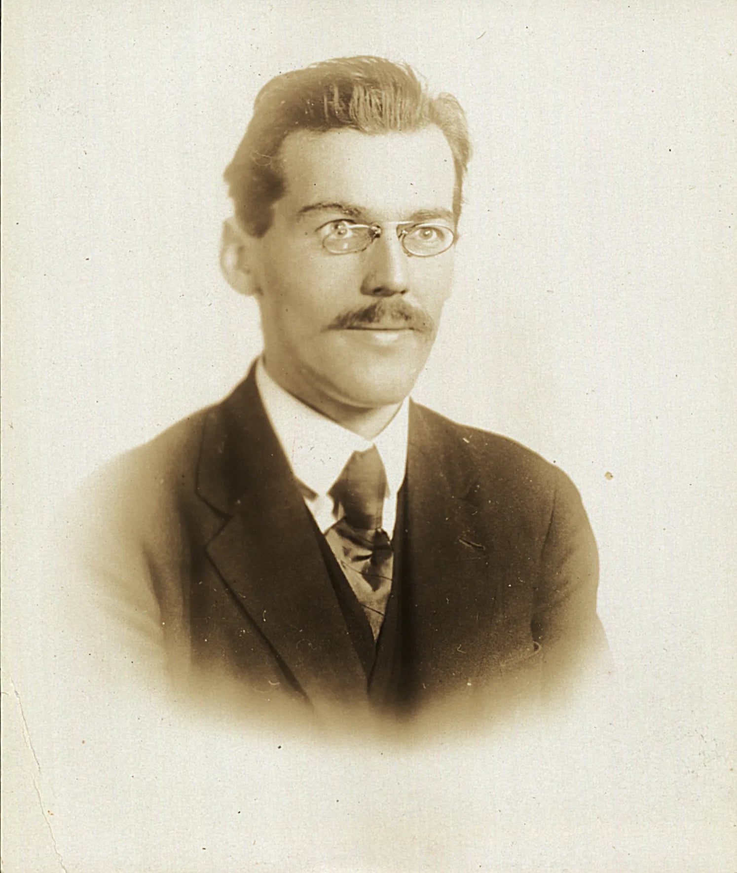 Porträt von Auguste Viatte (1901–1993) – Gedenkseite