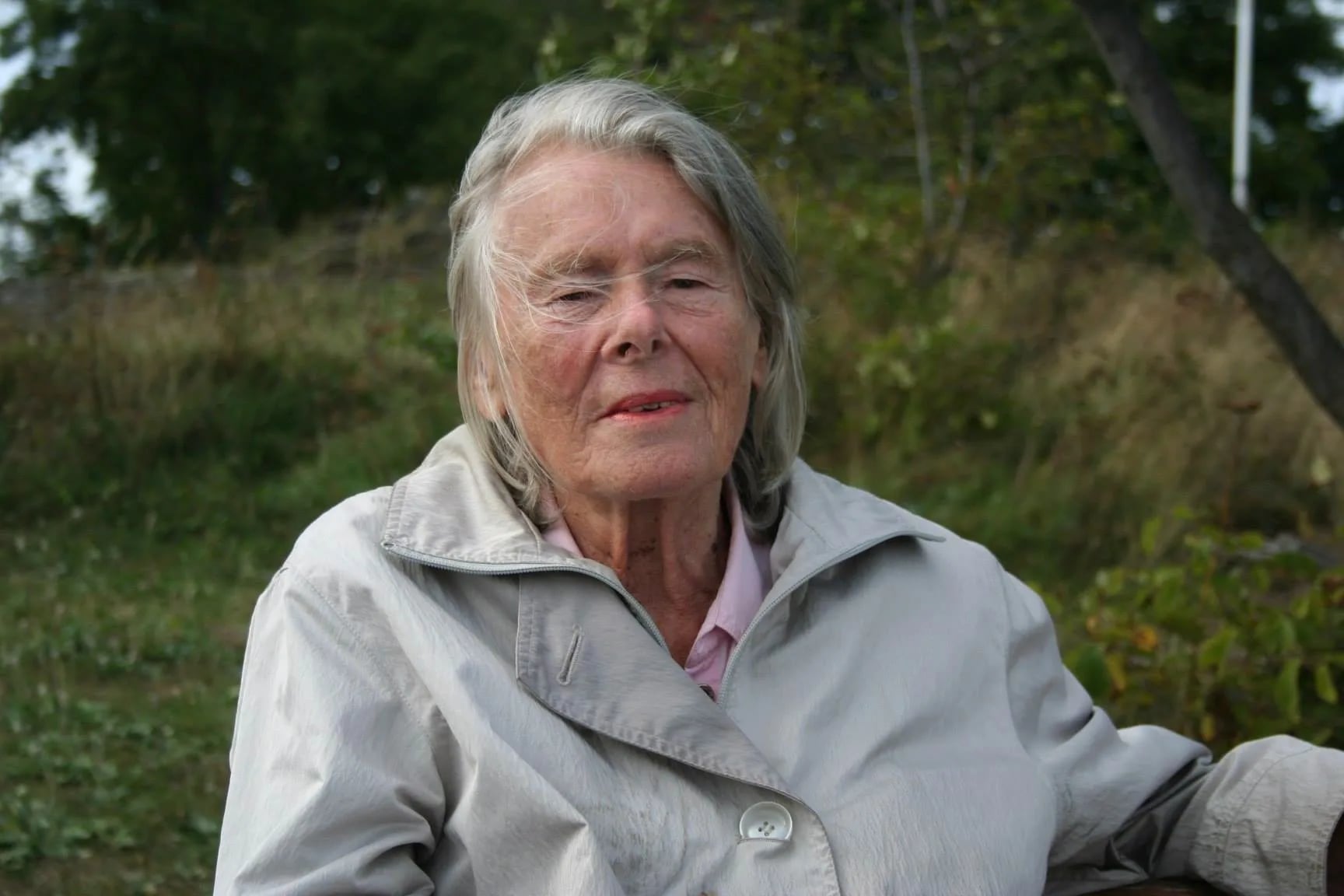 Porträt von Annasif Døhlen (1930–2021) – Gedenkseite