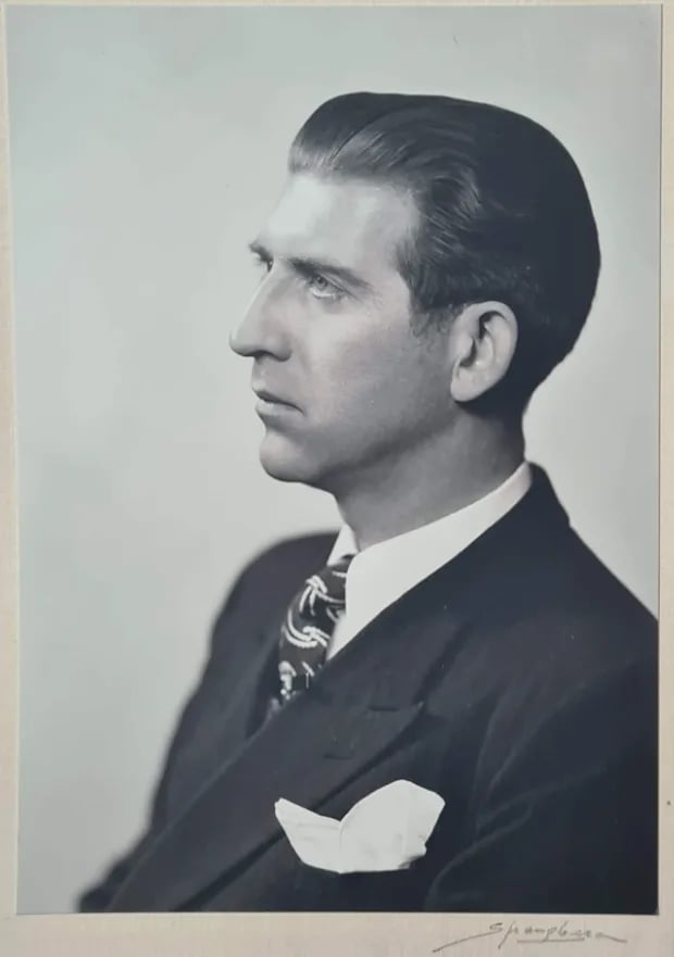 Portrait of Arne Sveen (1916–2005) – memorial page
