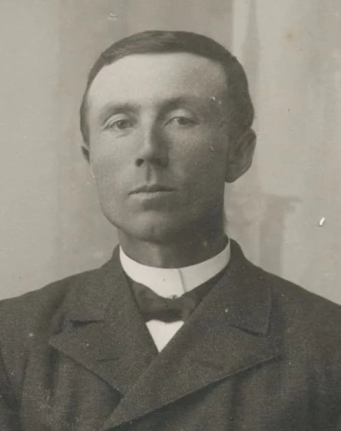 Portrait of John Wold (1870–1951) – memorial page
