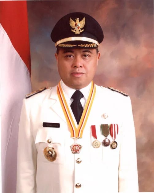 Portrait of Stevanus Vreeke Runtu (1958–2023) – memorial page