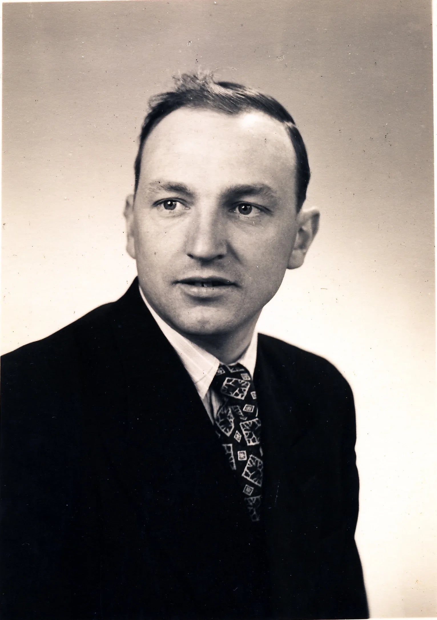 Porträt von Magnar Ree (1927–2001) – Gedenkseite