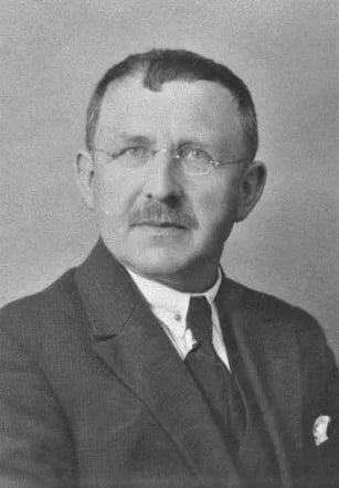 Portrait of Olav Røkke (1881–1956) – memorial page