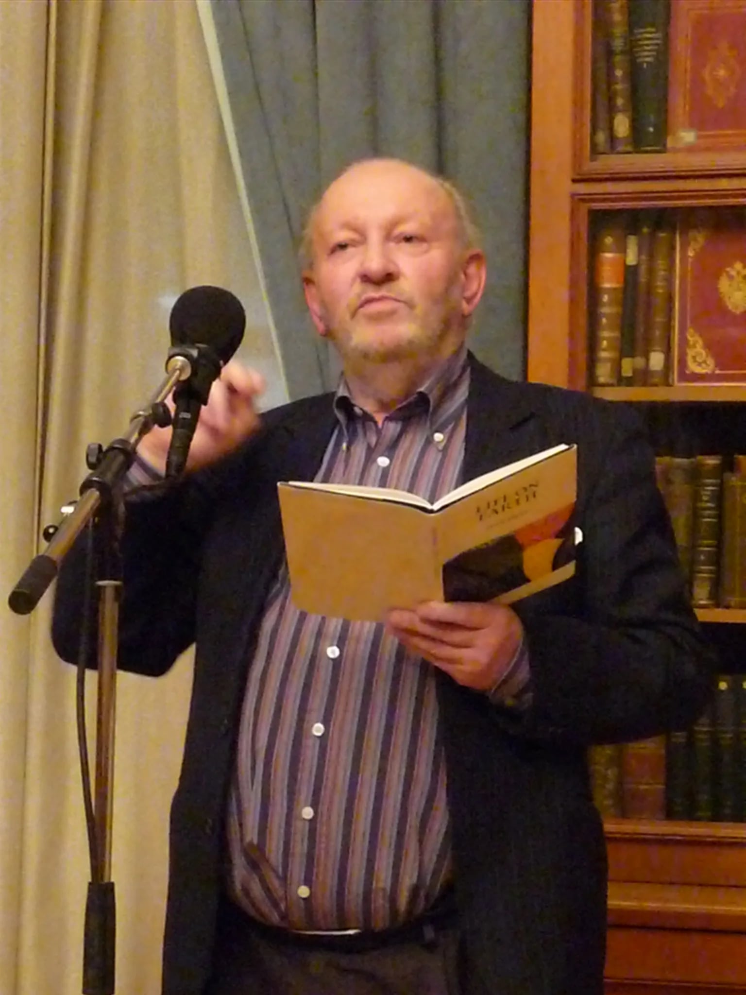 Porträt von Derek Mahon (1941–2020) – Gedenkseite