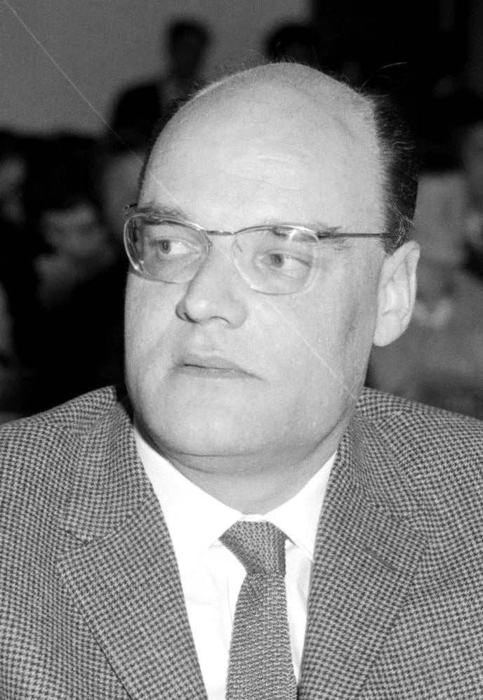 Portrait of Joost Baljeu (1925–1991) – memorial page