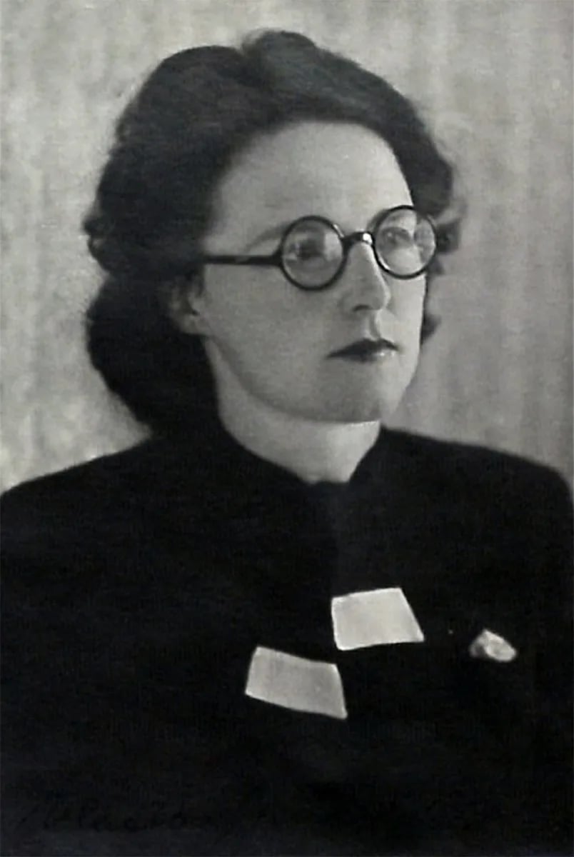 Portrait of Irena Bernášková (1904–1942) – memorial page