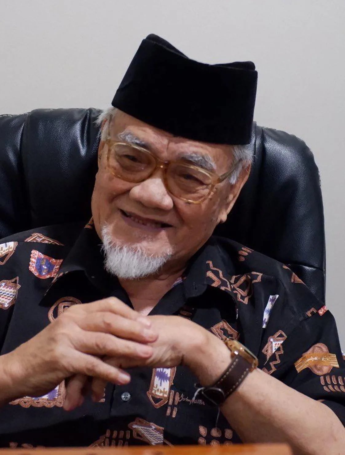 Portrait of Abuhuraira Udasan (1942–2023) – memorial page