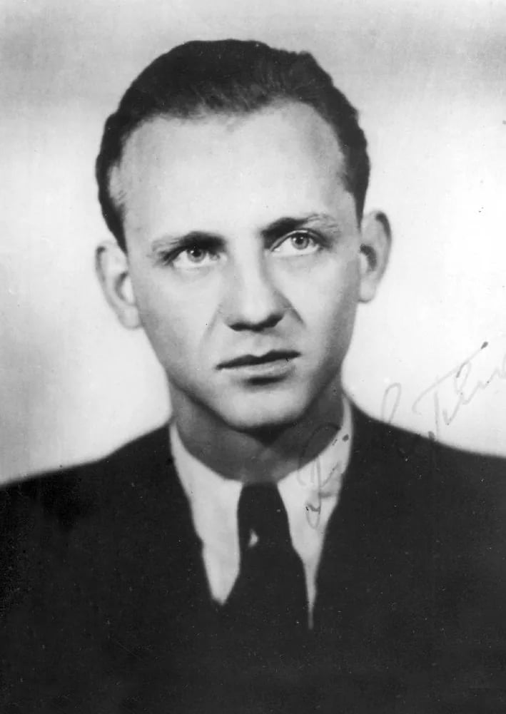 Portrait of Miroslav Pich (1919–1995) – memorial page