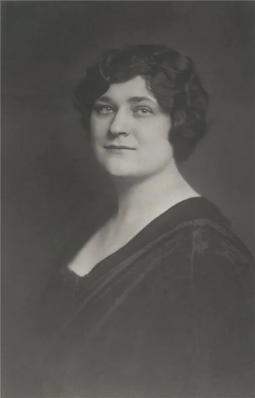Porträt von Růžena Nasková (1884–1960) – Gedenkseite