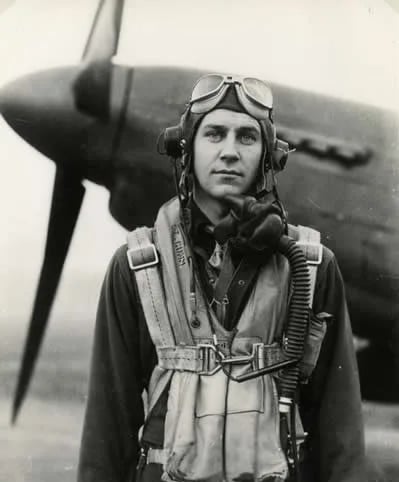 Portrait of Charles F. Gumm Jr. (1920–1944) – memorial page