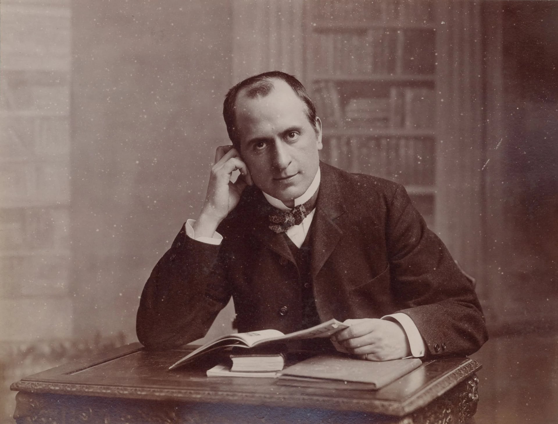 Porträt von Aurélien-Marie Lugné-Poe (1869–1940) – Gedenkseite