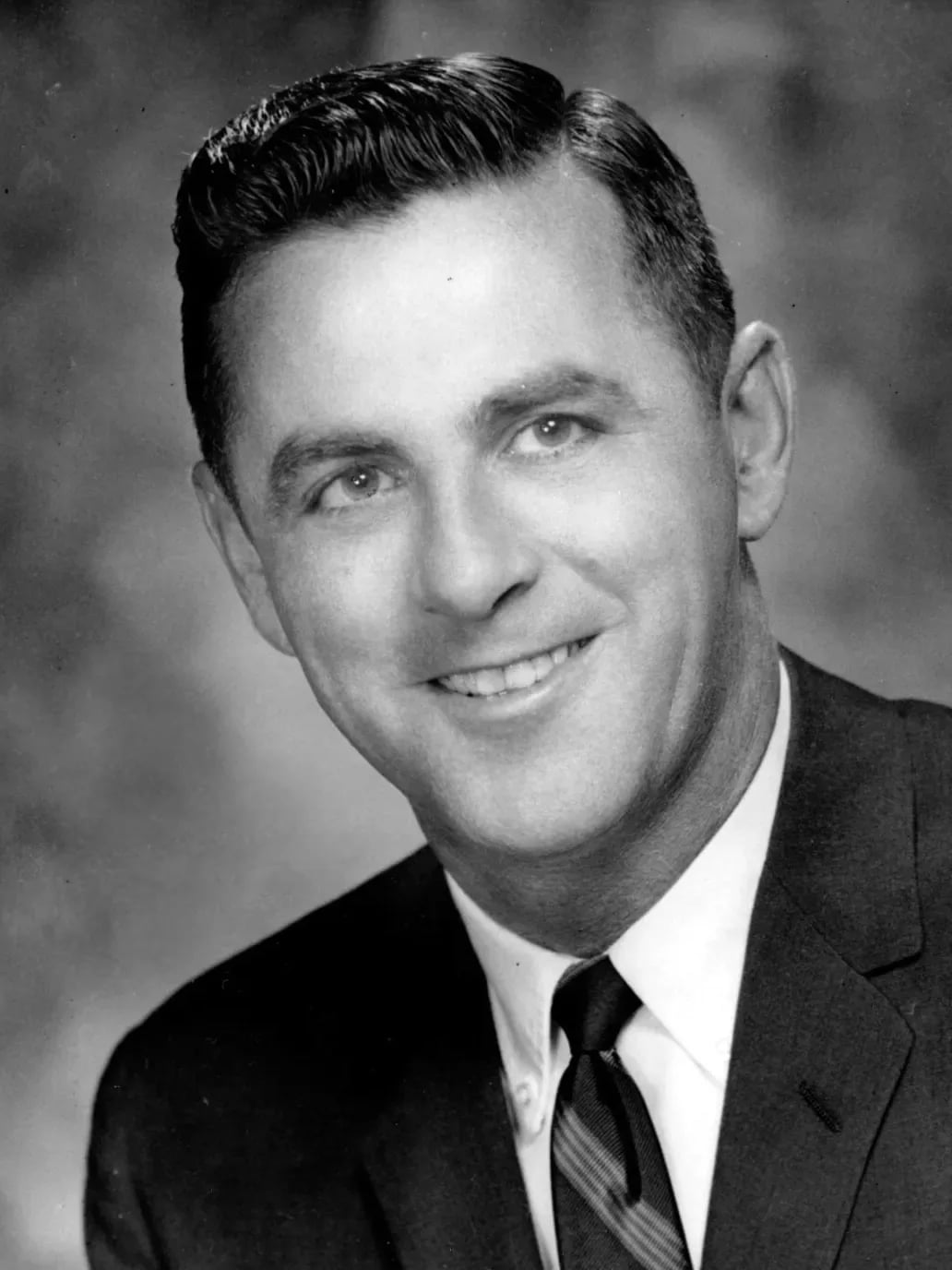 Portrait of J. William Stanton (1924–2002) – memorial page