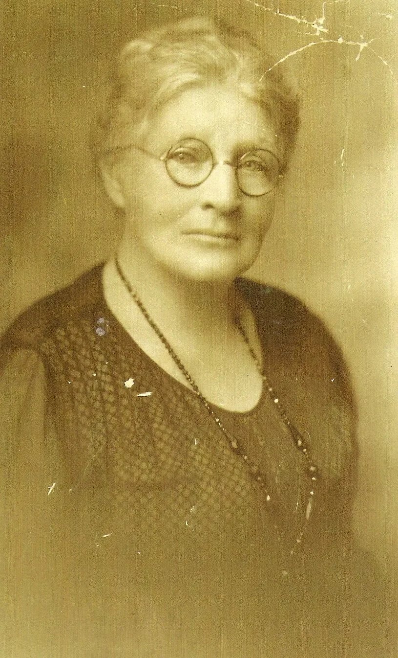 Portrait of Catherine Burns (1854–1934) – memorial page