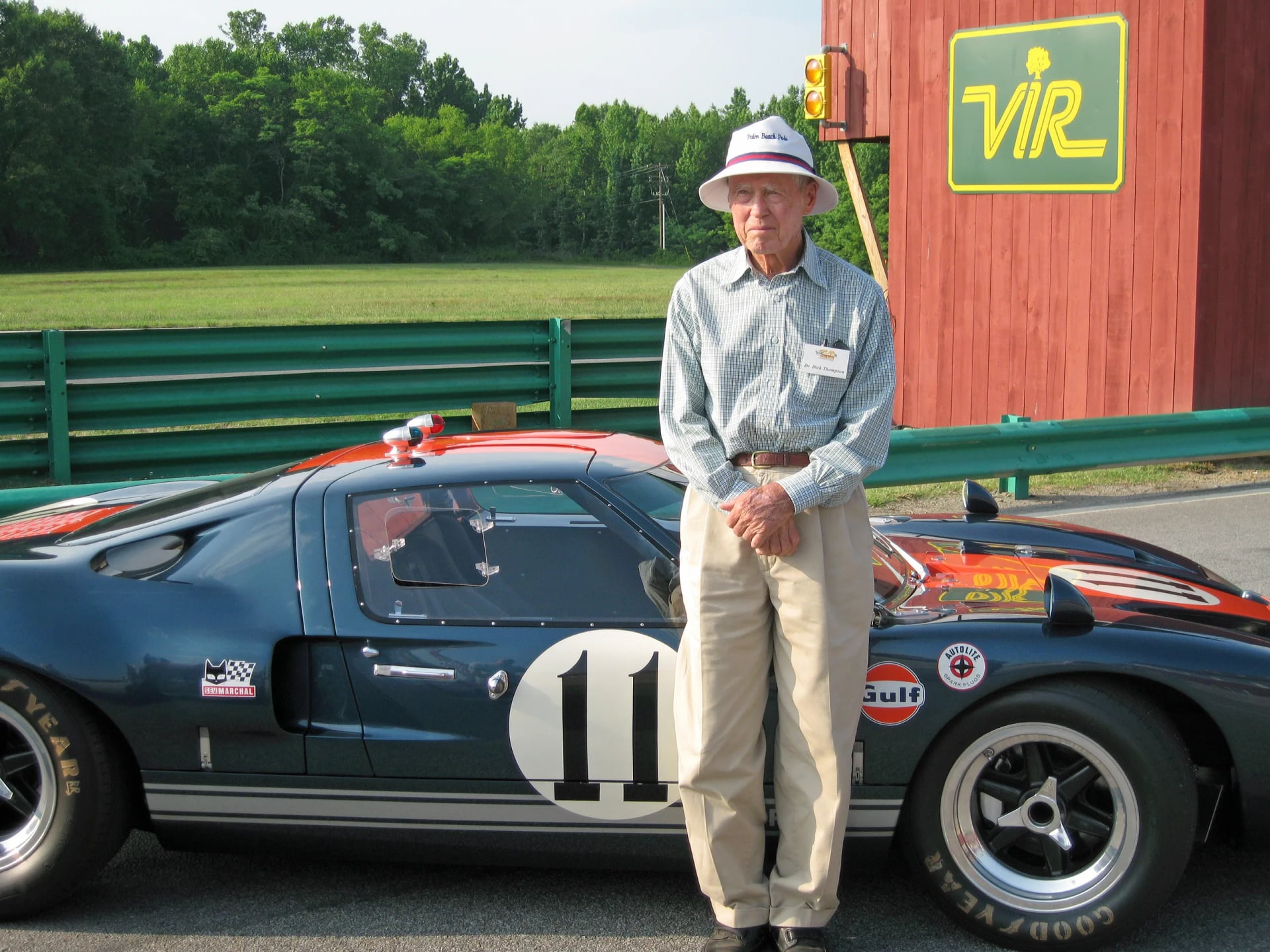 Porträt von Dick Thompson (1920–2014) – Gedenkseite