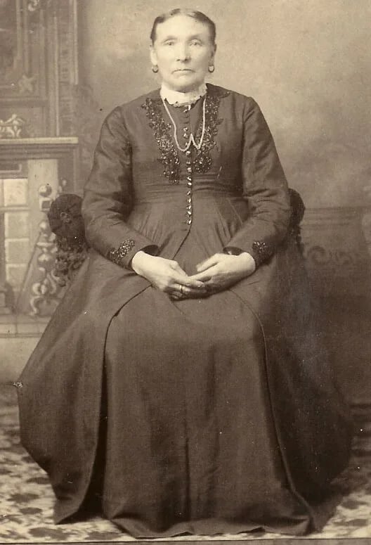 Portrait of Julia Ann Lockwood (1824–1903) – memorial page