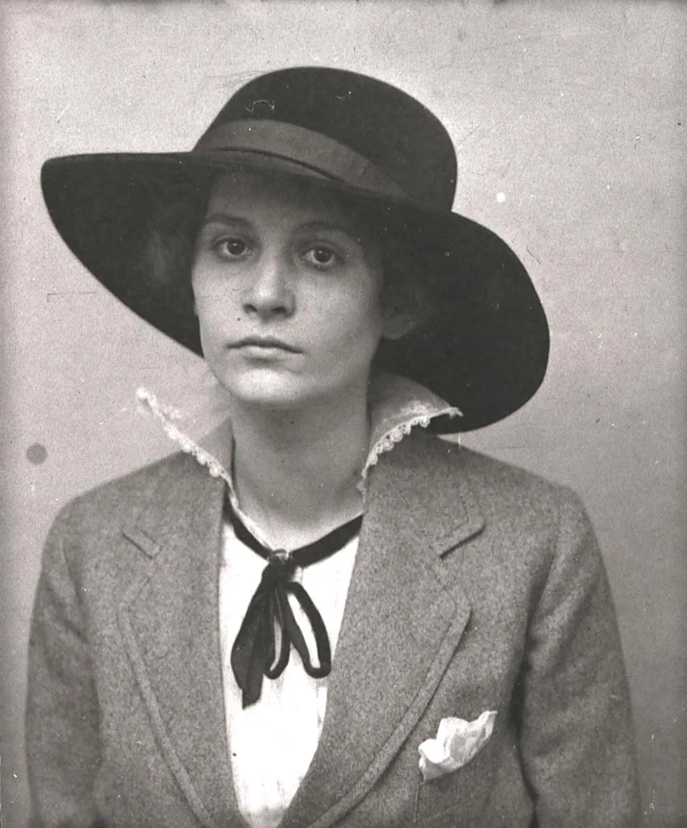 Portrait of Catherine Colomb (1892–1965) – memorial page