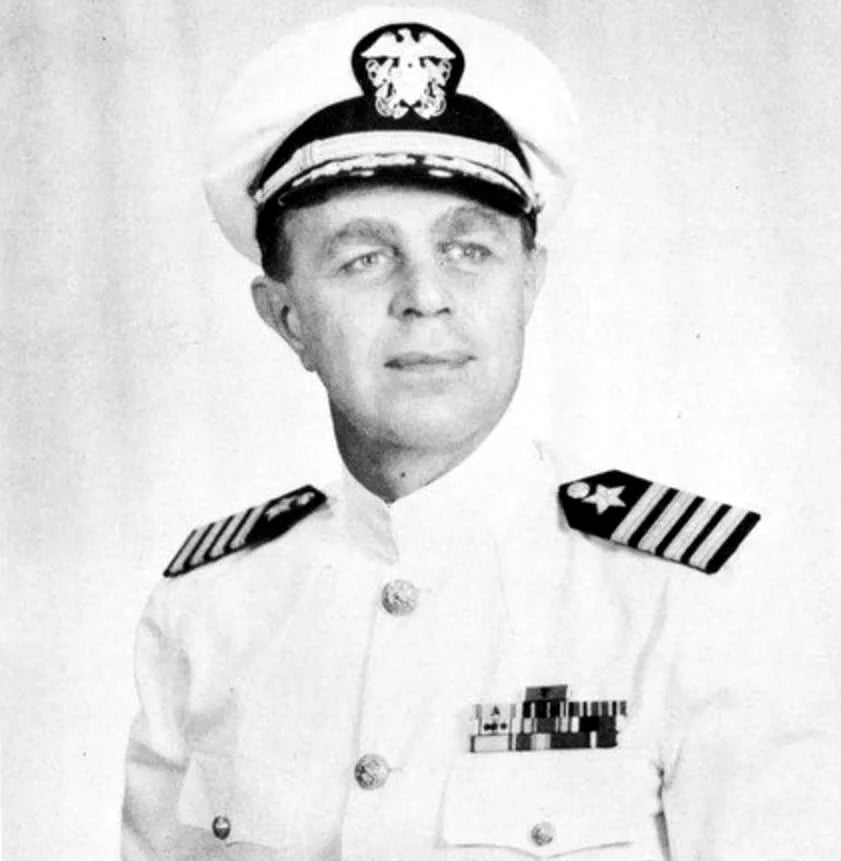 Portrait of Manley H. Simons, Jr. (1908–1982) – memorial page