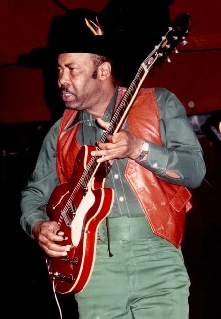 Portrait of Hip Linkchain (1936–1989) – memorial page