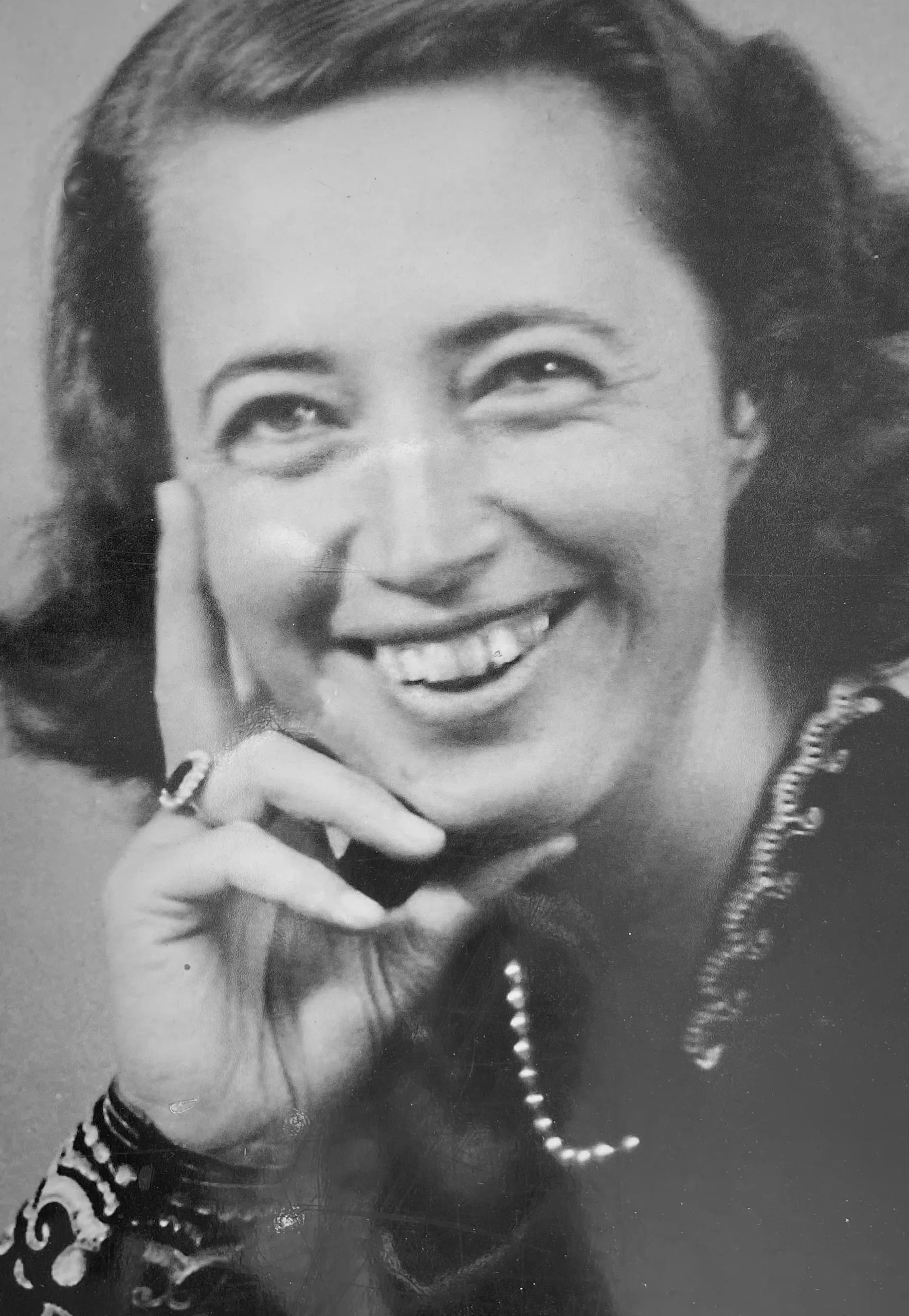 Portrait of Selina Chönz (1910–2000) – memorial page