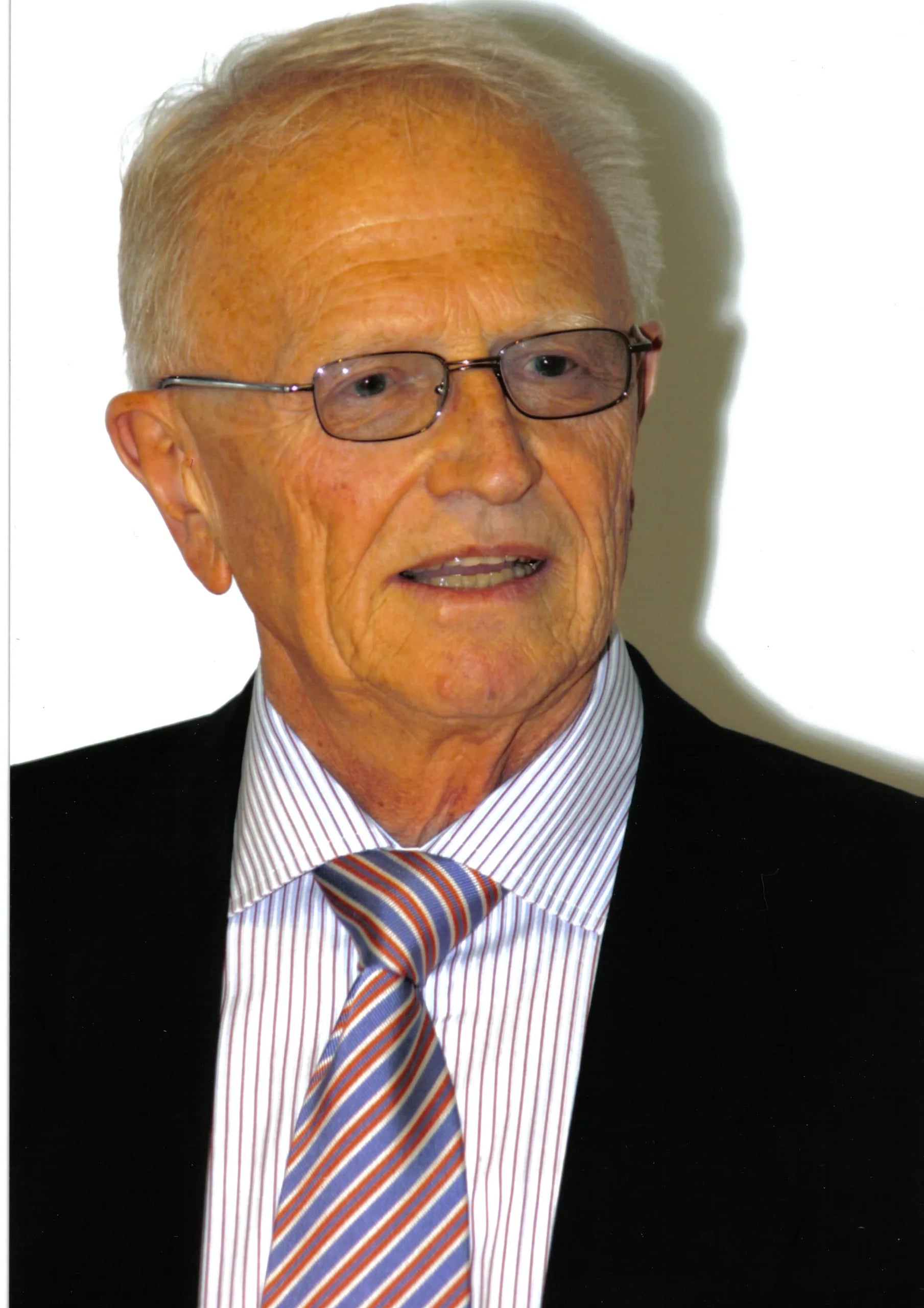 Portrait of Dieter Röß (1932–2025) – memorial page