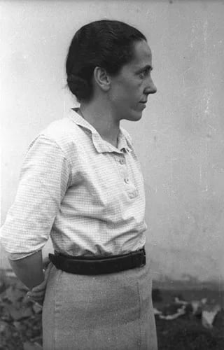 Portrait of Elbira Zipitria (1906–1982) – memorial page