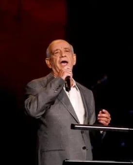 Porträt von Dimitris Mitropanos (1948–2012) – Gedenkseite
