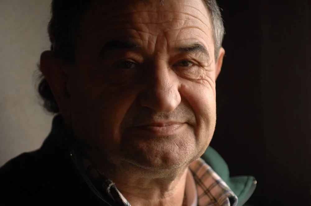 Porträt von Mixel Thikoipe (1948–2017) – Gedenkseite