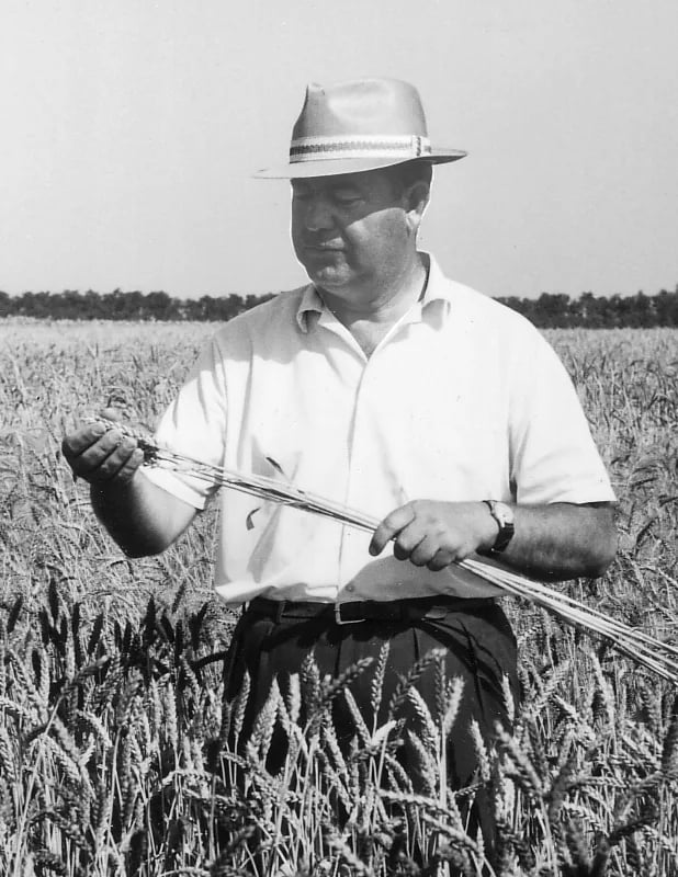 Portrait of Georgi Petrov (1916–1984) – memorial page