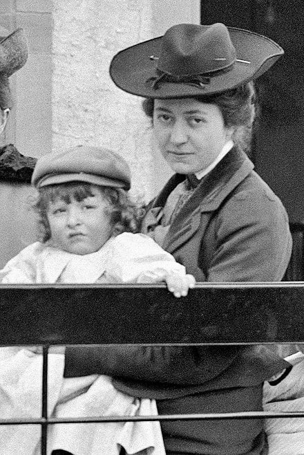 Portrait of Françoise Pescatore (1877–1954) – memorial page