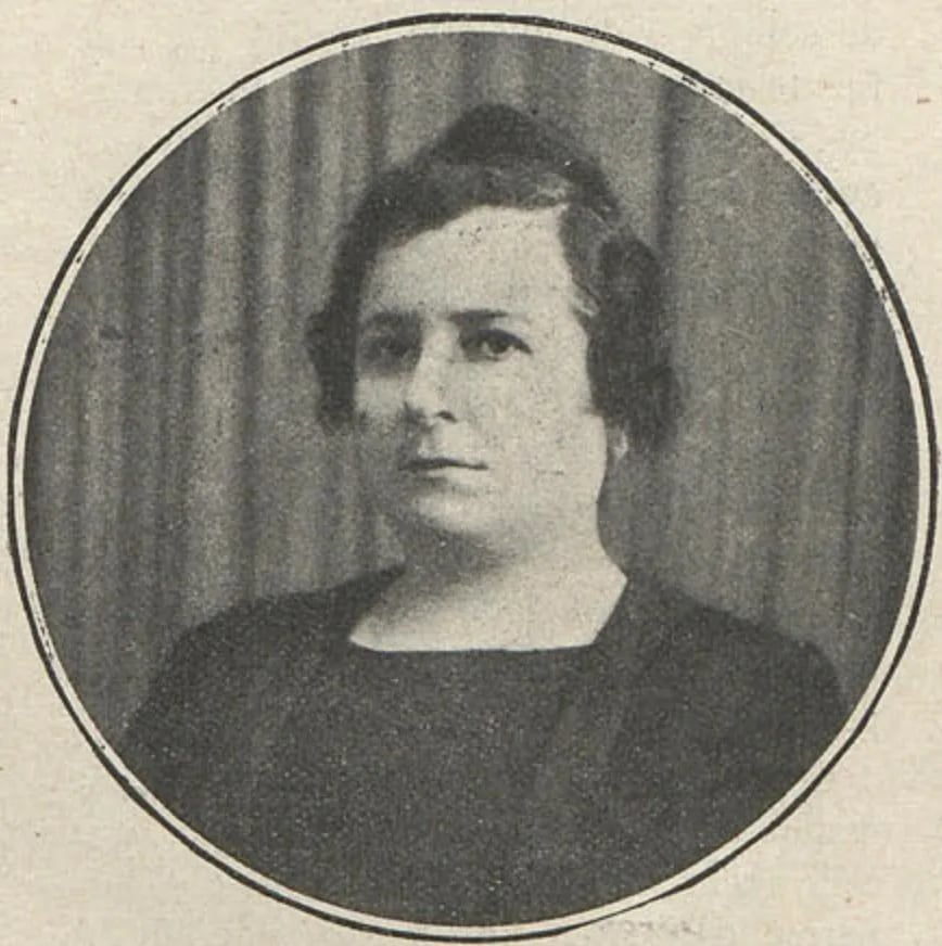 Portrait of Amantina Cobos de Villalobos (1875–1961) – memorial page
