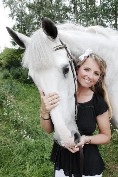 Portrait of Camilla Moos Enemark (1980–2012) – memorial page