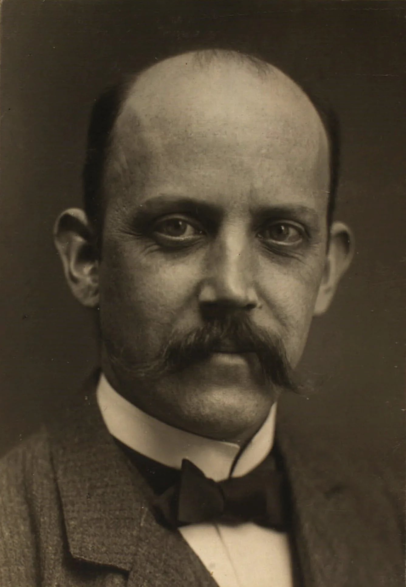 Portrait of Frederik Riise (1863–1933) – memorial page