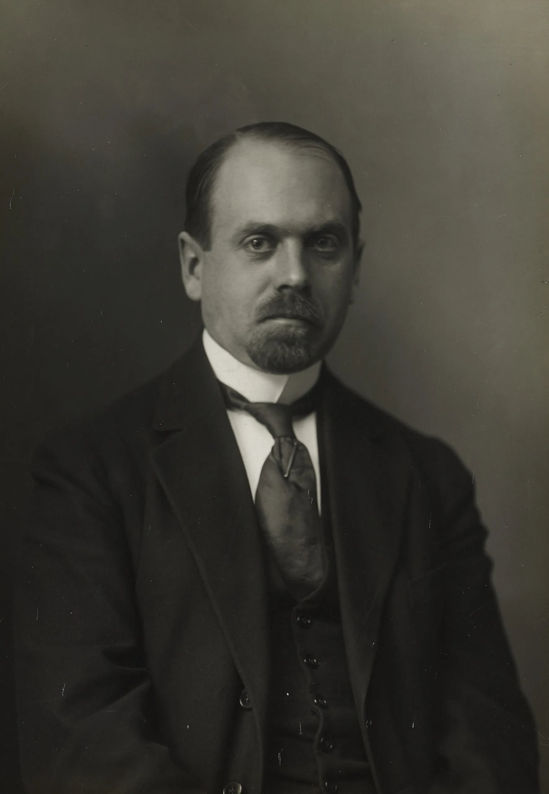Portrait of Kristian Sindballe (1884–1953) – memorial page