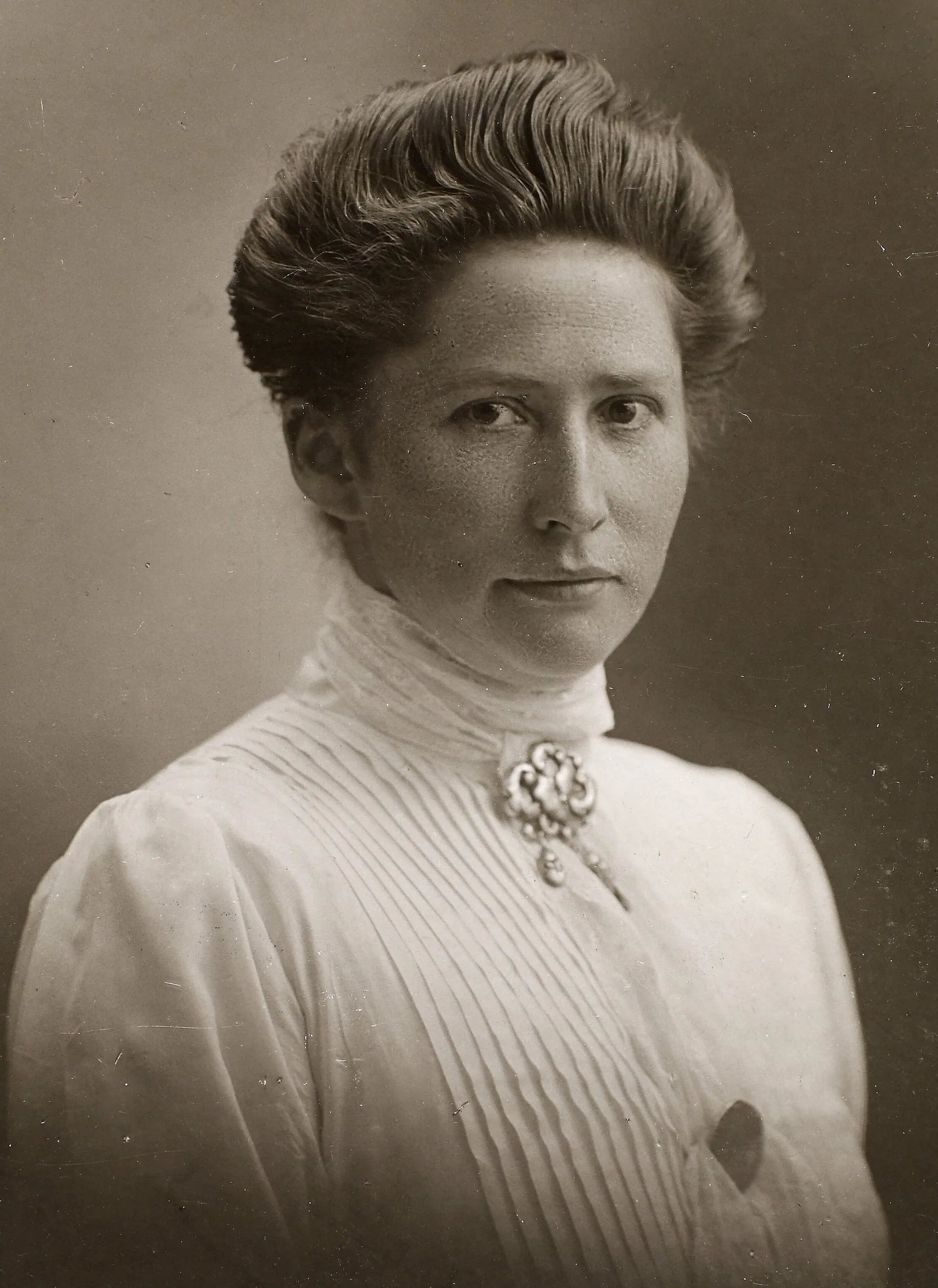 Portrait of Marie Krogh (1874–1943) – memorial page