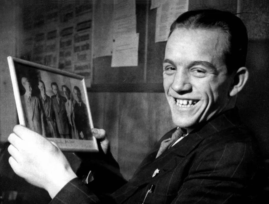 Portrait of Svend Aage Sørensen (1926–2002) – memorial page