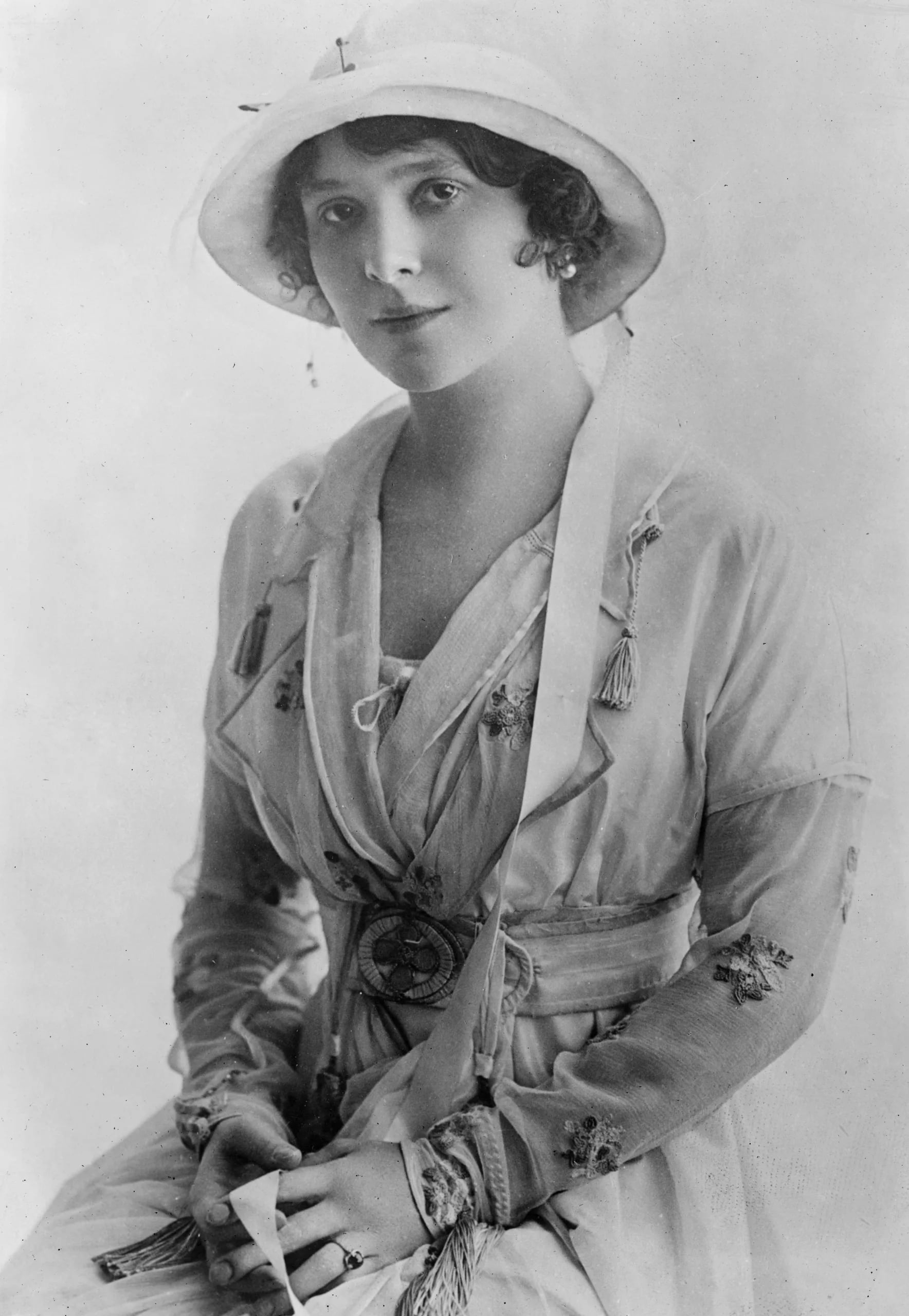 Porträt von Sári Petráss (1888–1930) – Gedenkseite