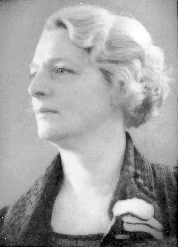 Porträt von Julia C. Isbrücker (1887–1971) – Gedenkseite