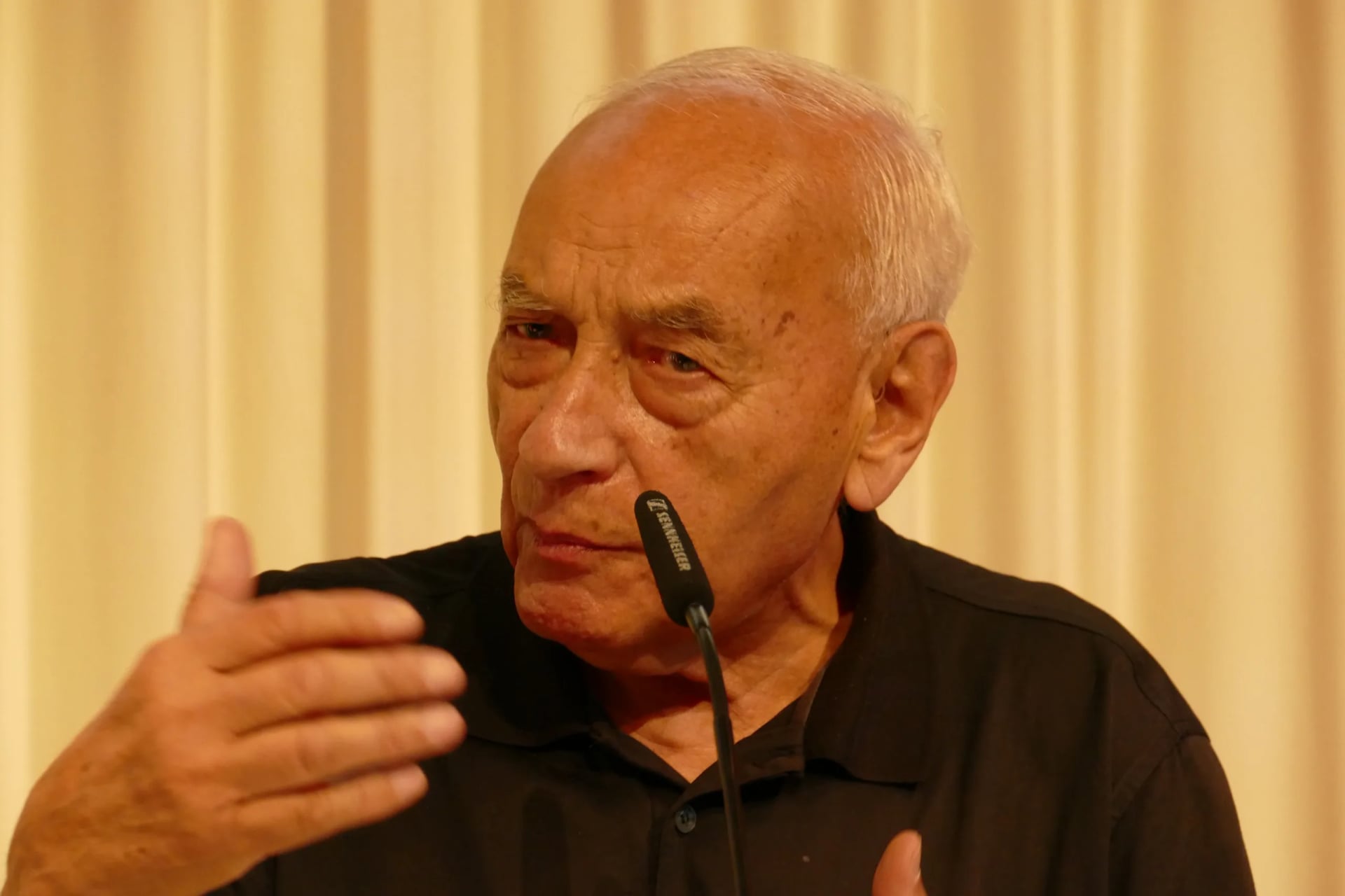 Porträt von Eugen Gomringer (1925–2025) – Gedenkseite